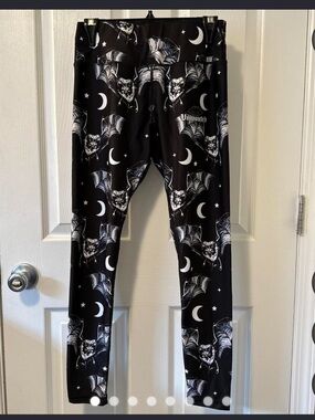 UNWONTED Bat Print Gym Leggings